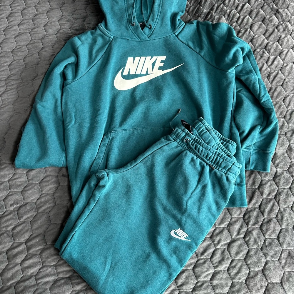 Nike Teal Hoodie and Sweatpants Set